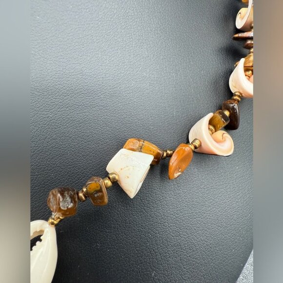 Mid Century Hawaiian Cowrie Shell Beaded Necklace with Floral Shell Design - Picture 5 of 16